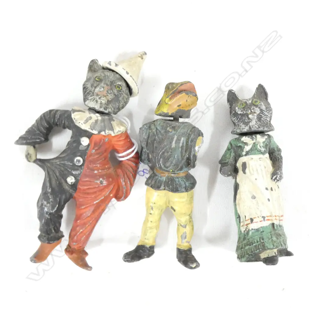 CAST IRON FIGURES - 2 CATS & ONE FROG - MOVING HEADS - TALLEST 100MM Image 1++